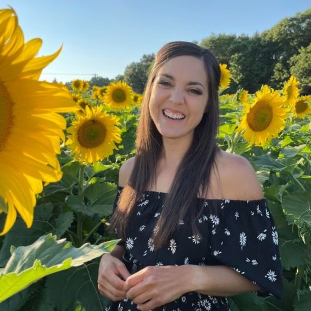 Meet your Posher, Cassandra